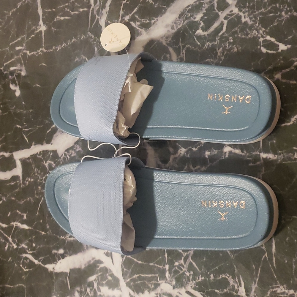 Ladies  footwear  slipper